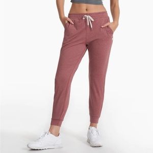 NWT Vuori performance joggers size small Marsala heather